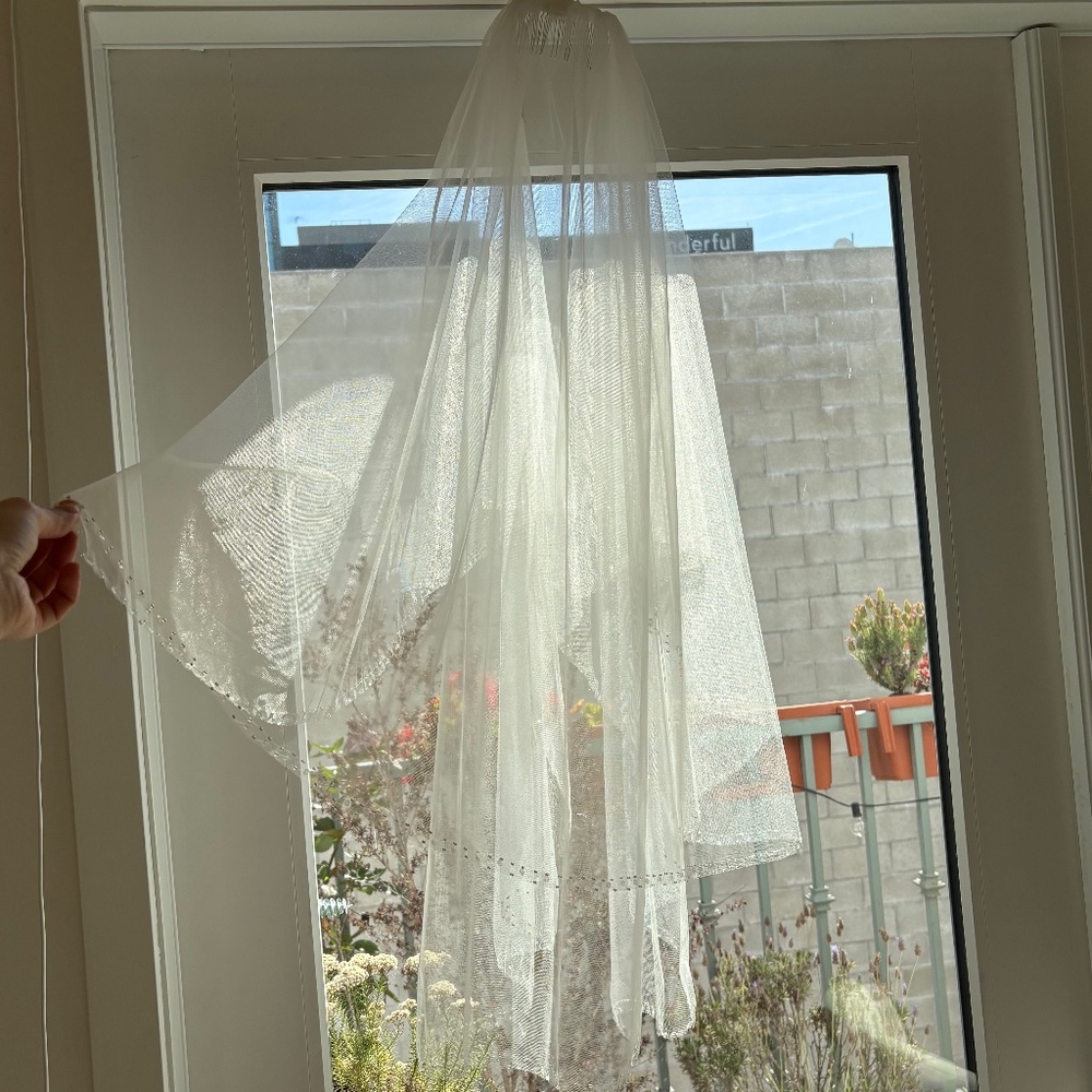 Beaded Sequin-Trim Fingertip Veil